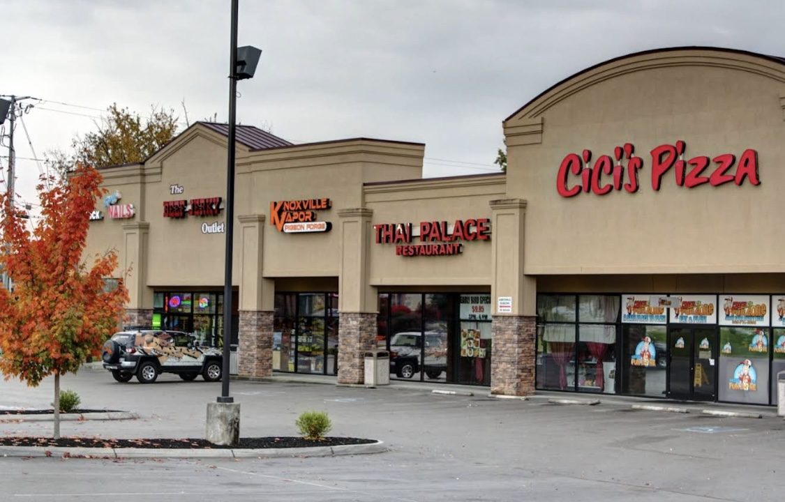 The Pigeon Forge shop in its shopping center on the Parkway